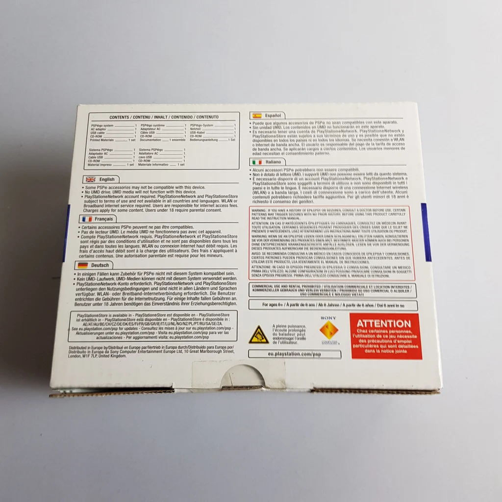 A Sony PSP Go doboz hátoldala, többnyelvű leírással és figyelmeztetésekkel.