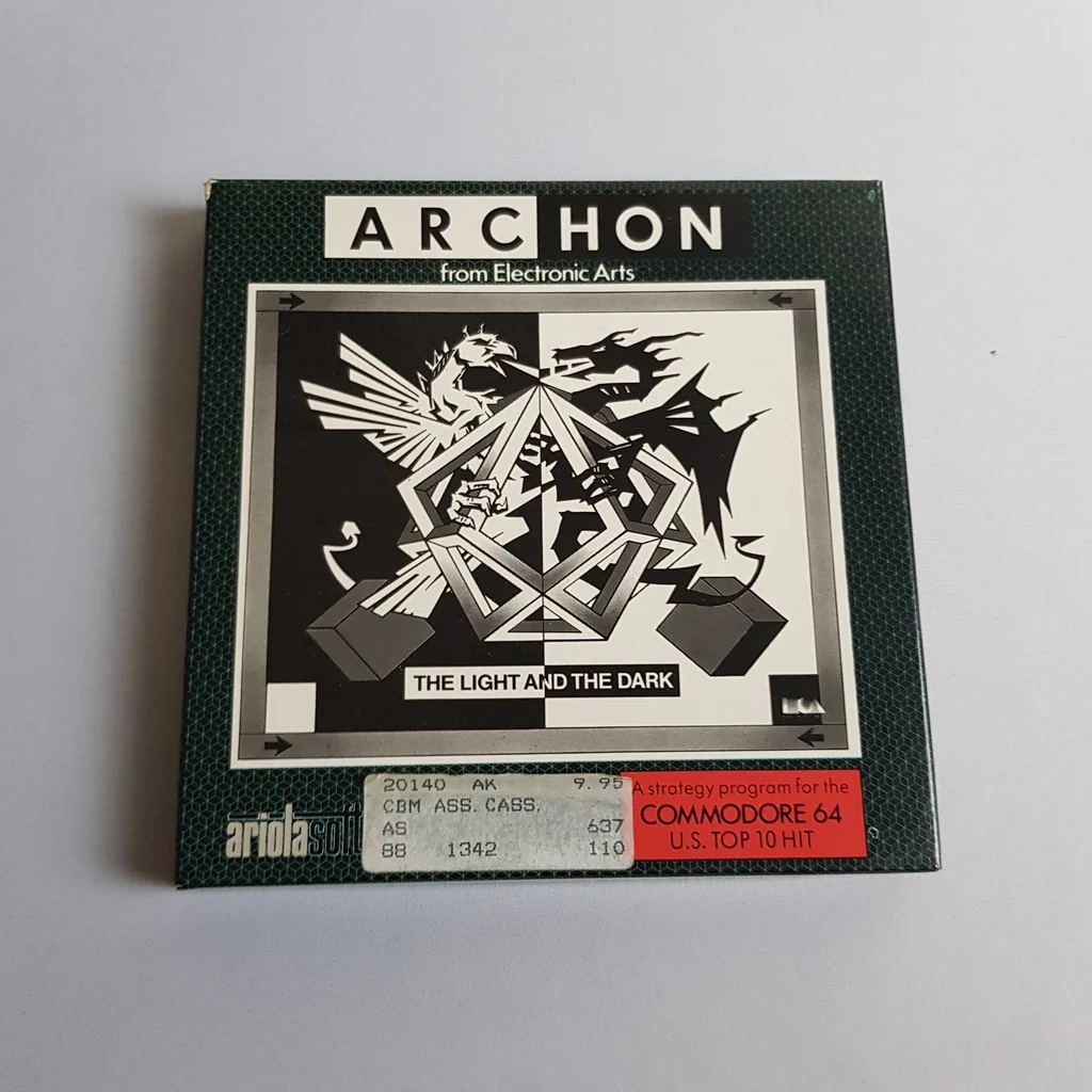 Archon videojáték doboza Commodore 64-re, fekete-fehér grafikával és Electronic Arts logóval.