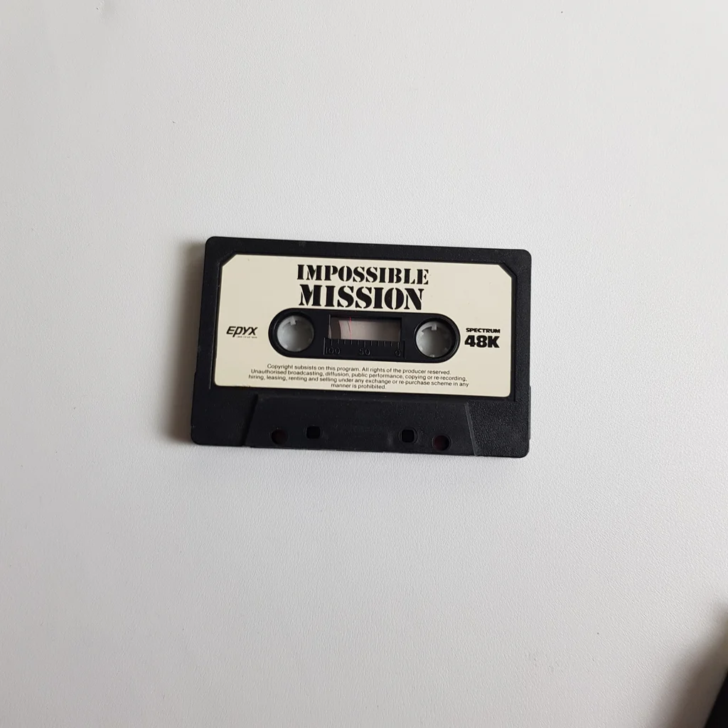 Impossible Mission kazetta Spectrum 48K-hoz fehér háttéren